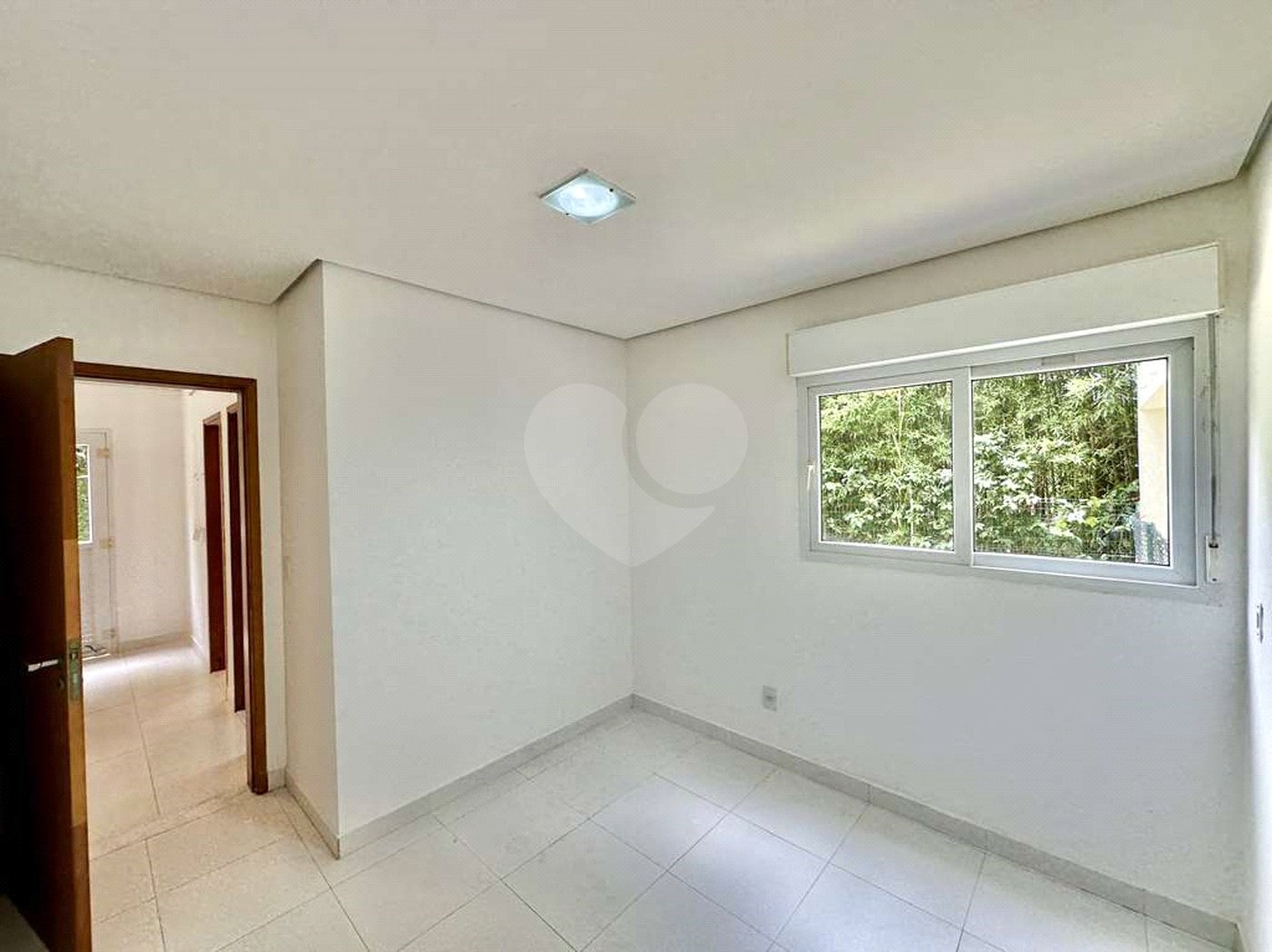 Casa à venda com 4 suítes no condomínio Recanto Impla, Carapicuíba - SP