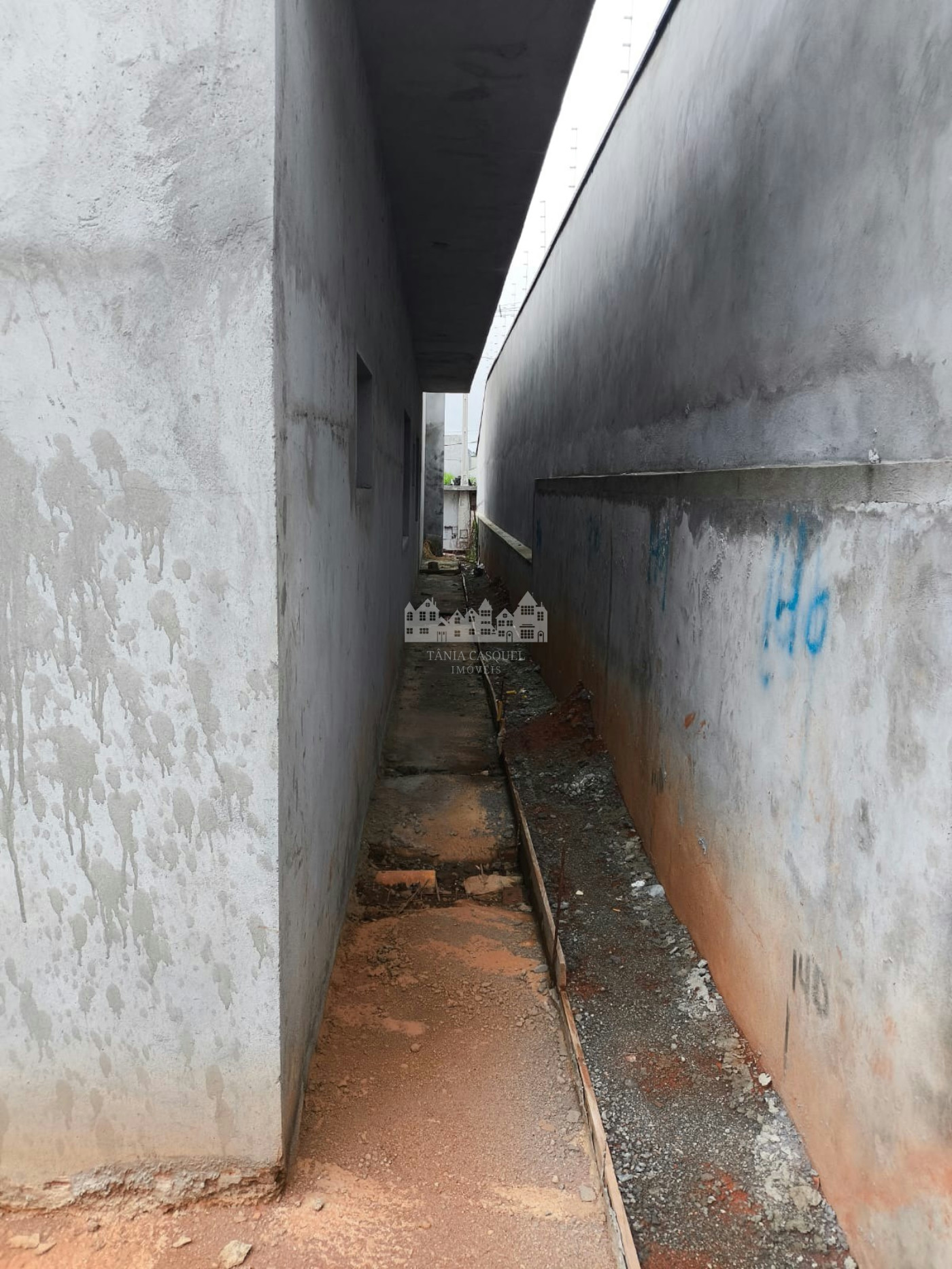 Casa à venda com 3 quartos, sendo 1 suíte,  em Loteamento Parque Residencial Serras de Atibaia II, Atibaia, SP