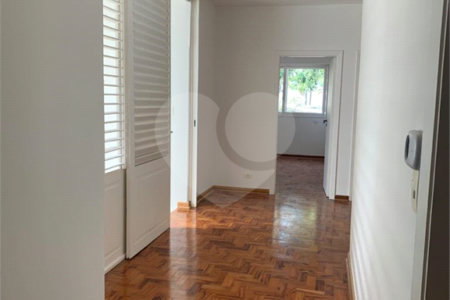 Casa à venda com 4 quartos, sendo 2 suítes, em Brooklin, São Paulo, SP