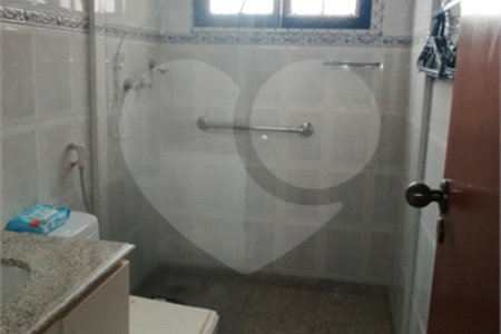Apartamento à venda com 3 quartos, sendo 2 suítes,  em Vila Oliveira, Mogi das Cruzes, SP