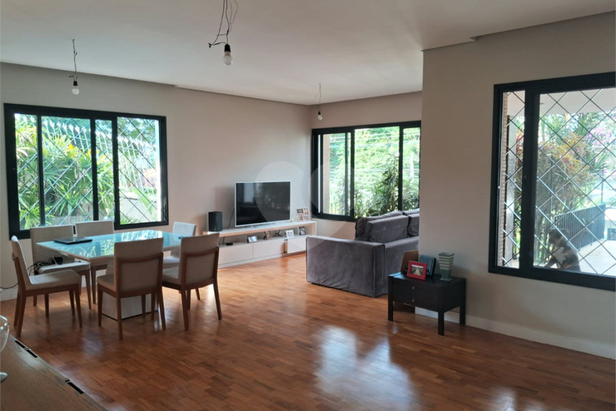 Sobrado à venda com 3 suítes em Tremembé, São Paulo, SP