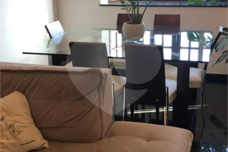 Sobrado à venda com 5 quartos, sendo 1 suíte, em Jardim Marisa, São Paulo, SP