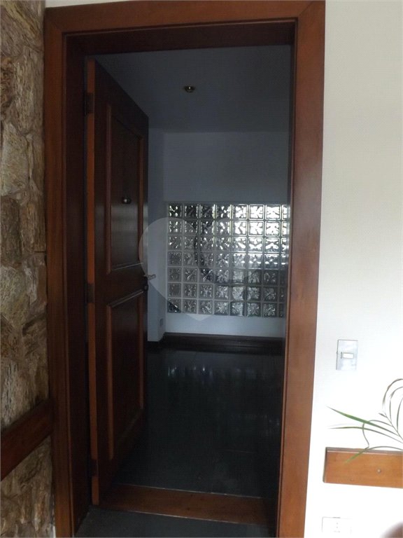 Casa à venda ou para alugar com 4 quartos, sendo 3 suítes,  no condomínio Villa das Flores, São Paulo - SP
