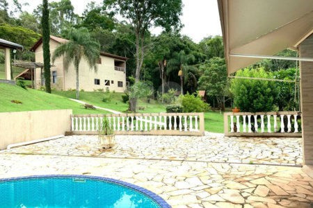 Casa à venda com 10 quartos, sendo 3 suítes, no condomínio Chácaras Campo Verde, Campo Limpo Paulista - SP