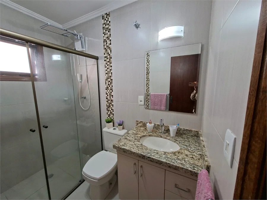 Sobrado à venda com 3 quartos, sendo 1 suíte,  em Jardim Bonfiglioli, São Paulo, SP