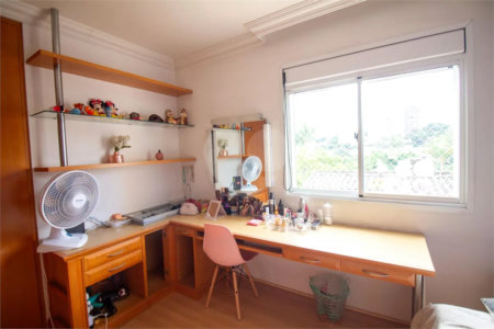 Casa à venda com 4 quartos, sendo 3 suítes, no condomínio Residencial Sans Souci, São Paulo - SP