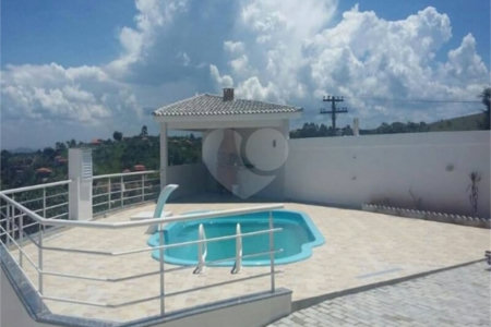Casa à venda com 4 quartos, sendo 2 suítes,  no condomínio Jardim Imperador, Igaratá - SP