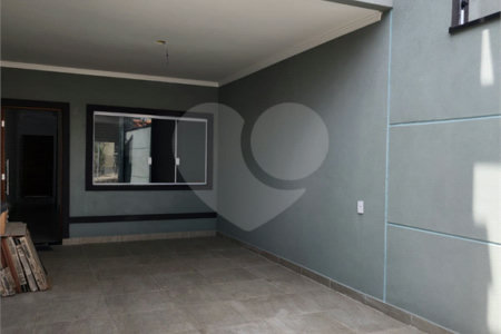 Sobrado à venda com 3 quartos, sendo 1 suíte,  em Vila Nivi, São Paulo, SP