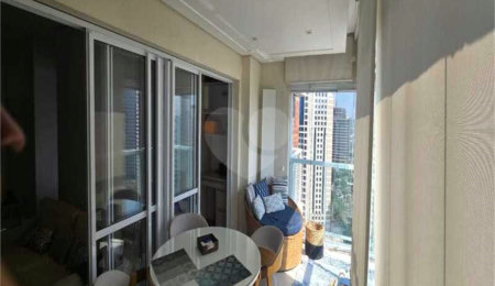 Apartamento à venda com 2 quartos, sendo 1 suíte,  em Vila Gertrudes, São Paulo, SP