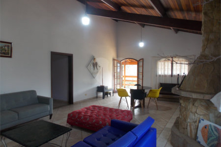 Casa Térrea à venda com 3 quartos, sendo 1 suíte, em Mirante do Cachoeira, Piracaia, SP