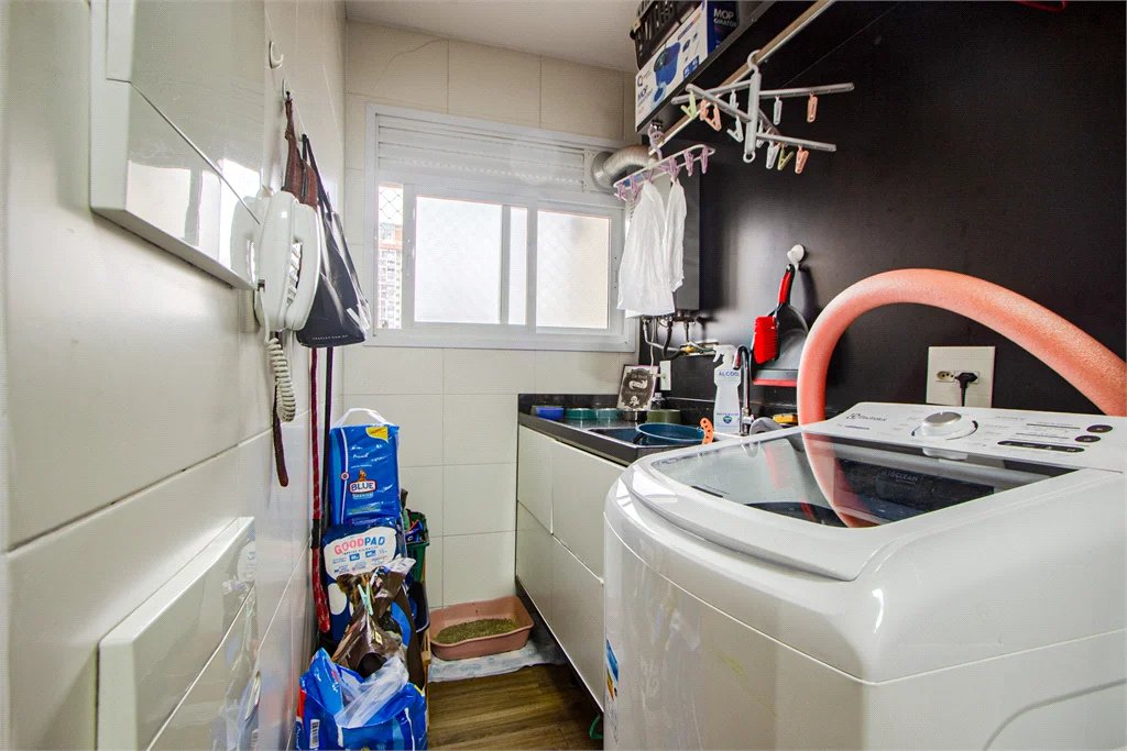Apartamento à venda com 2 quartos, sendo 1 suíte,  em Jardim das Acácias, São Paulo, SP