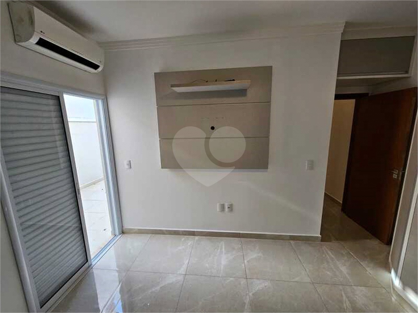 Casa à venda com 3 quartos, sendo 1 suíte, no condomínio Vista Verde, Indaiatuba - SP
