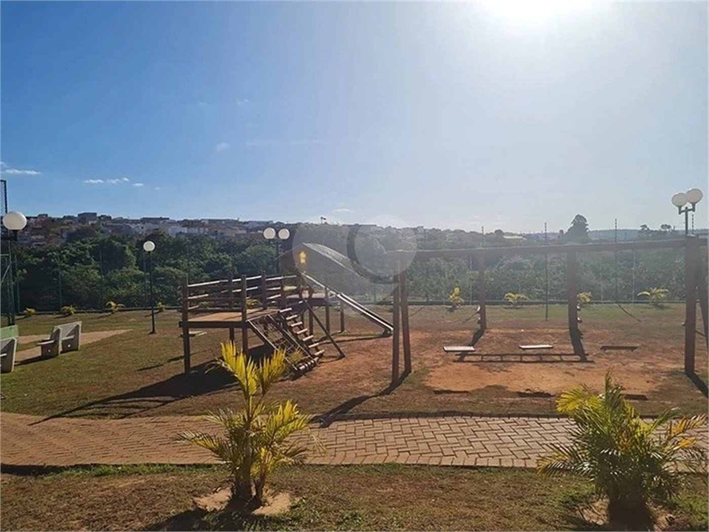 Casa à venda com 3 quartos, sendo 1 suíte, no condomínio Horto Florestal Villagio, Sorocaba - SP