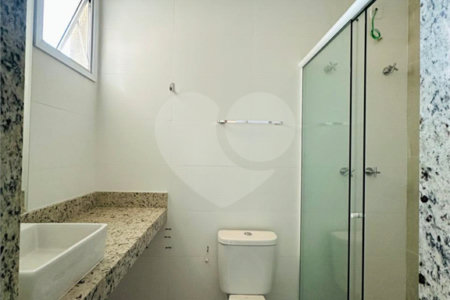 Apartamento com 2 dormitórios, sendo 1 suíte