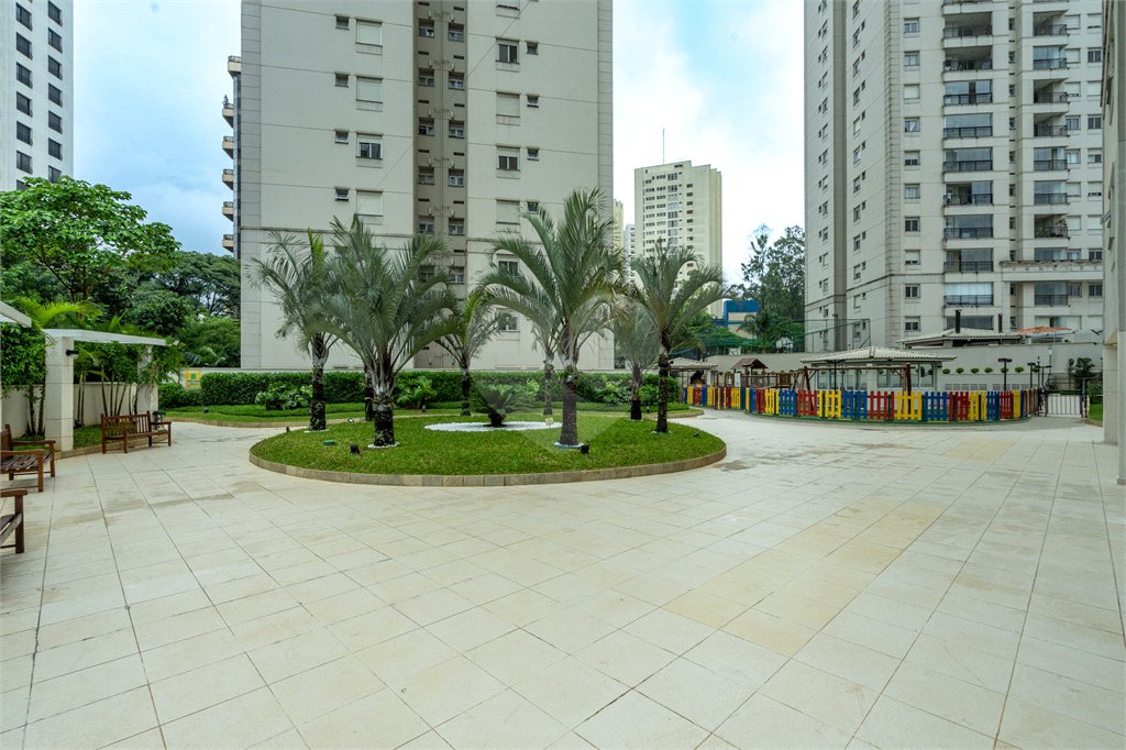 Apartamento à venda com 3 quartos, sendo 1 suíte,  em Jardim Parque Morumbi, São Paulo, SP