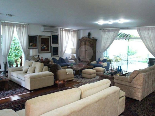 Casa Térrea à venda com 4 suítes em Jardim Cordeiro, São Paulo, SP