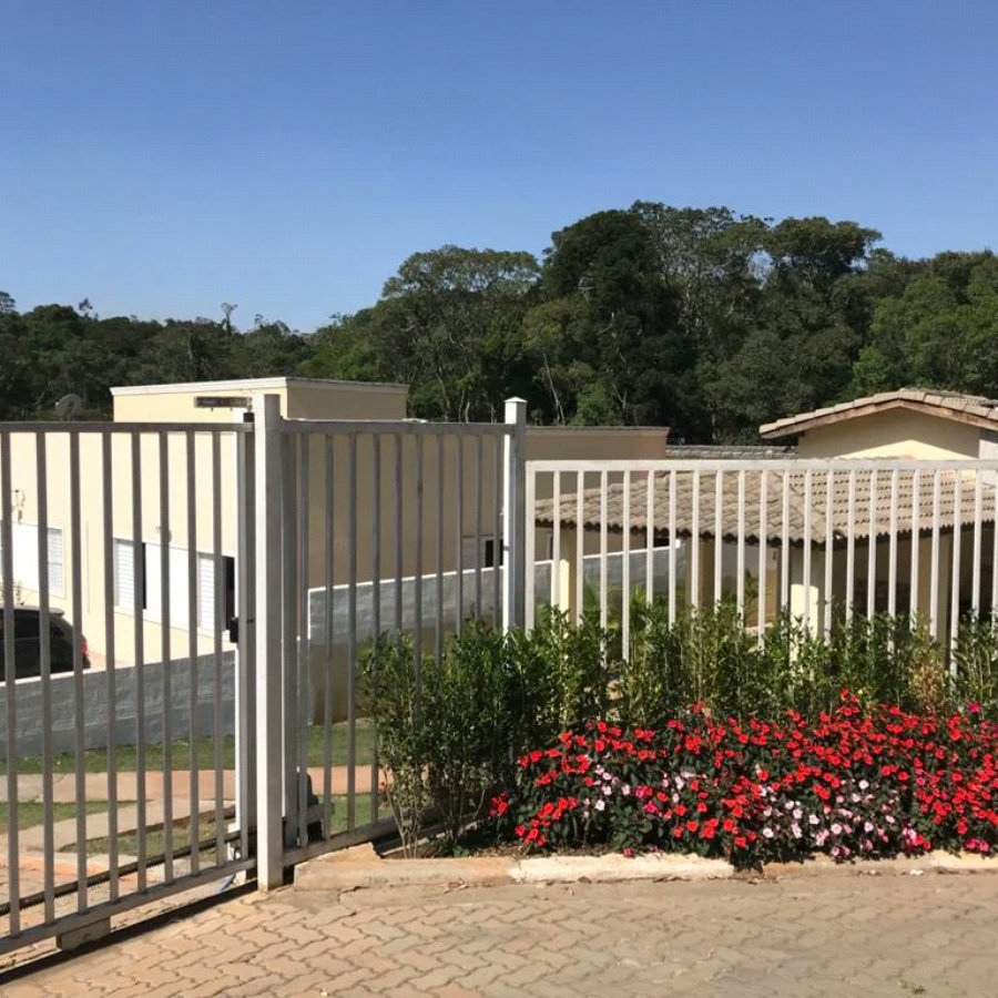 Casa à venda com 3 quartos, sendo 1 suíte, no condomínio Residencial Vila D`ouro, Cotia - SP