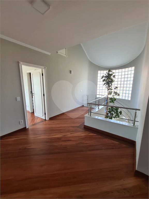 Casa à venda com 3 suítes no condomínio Estância Marambaia, Vinhedo - SP