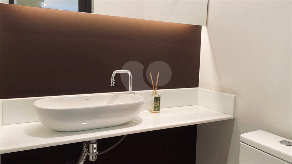 Casa à venda com 3 suítes no condomínio Vilas 2, São Paulo - SP