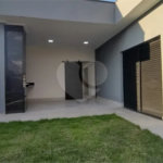 Casa à venda com 3 quartos, sendo 1 suíte,  no condomínio Terras do Vale, Caçapava - SP
