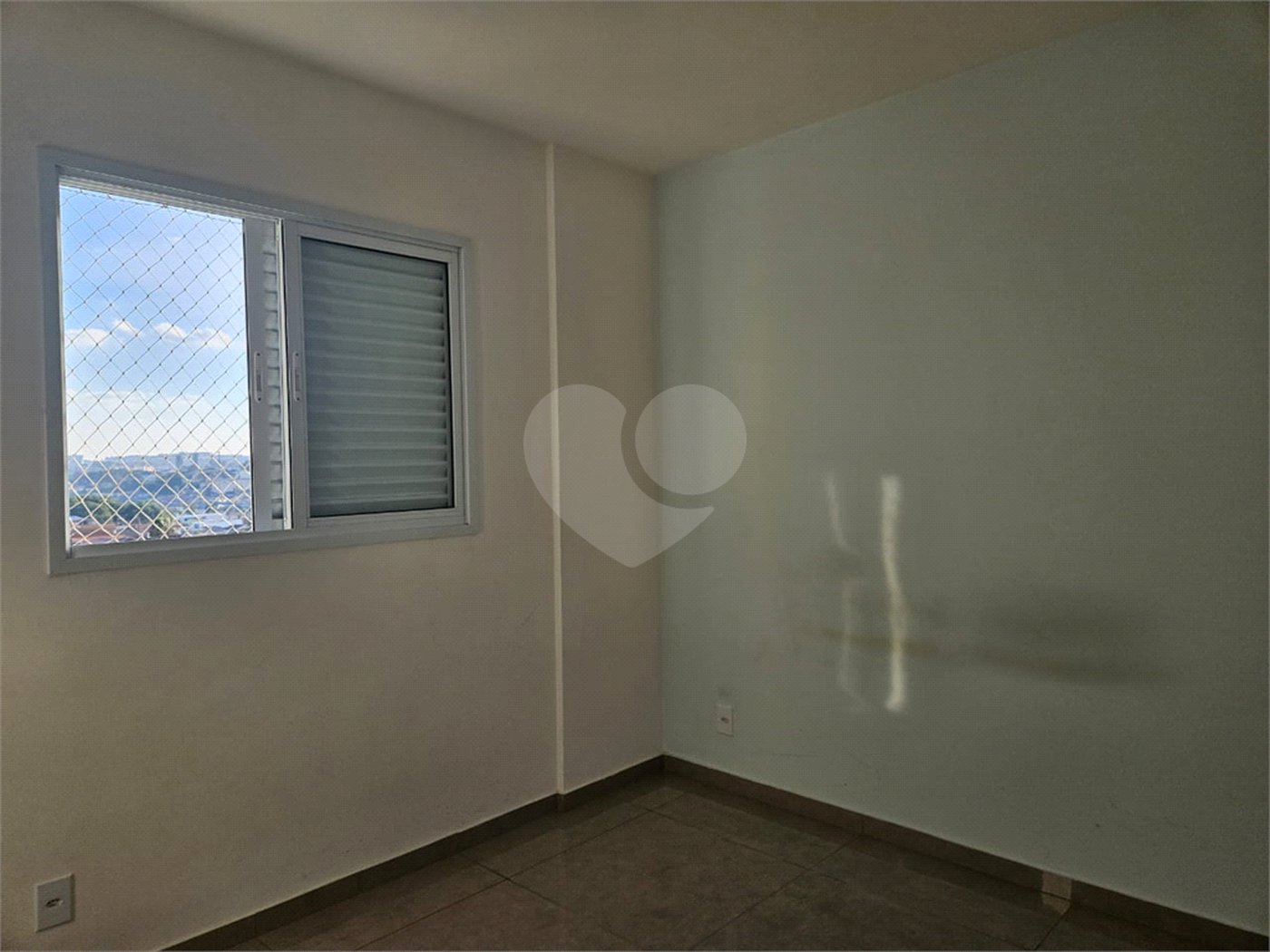 Apartamento à venda com 3 quartos, sendo 1 suíte, no Centro, Poá, SP