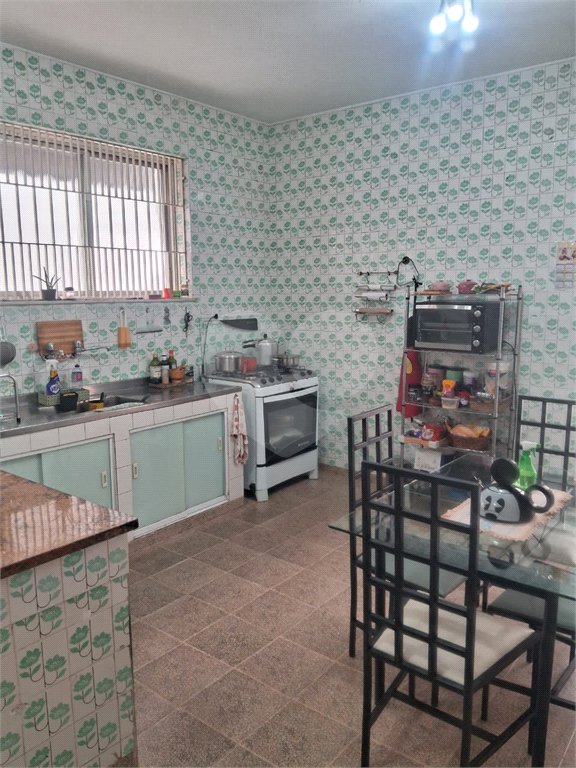 Casa à venda com 3 quartos, sendo 2 suítes, no condomínio Rio Bon, Rio de Janeiro - RJ
