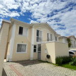 Casa à venda com 3 quartos, sendo 1 suíte, no condomínio Residencial Jardins, São Bernardo do Campo - SP