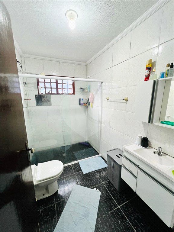 Sobrado à venda com 3 quartos em Loteamento Municipal Brás Cubas, Mogi das Cruzes, SP
