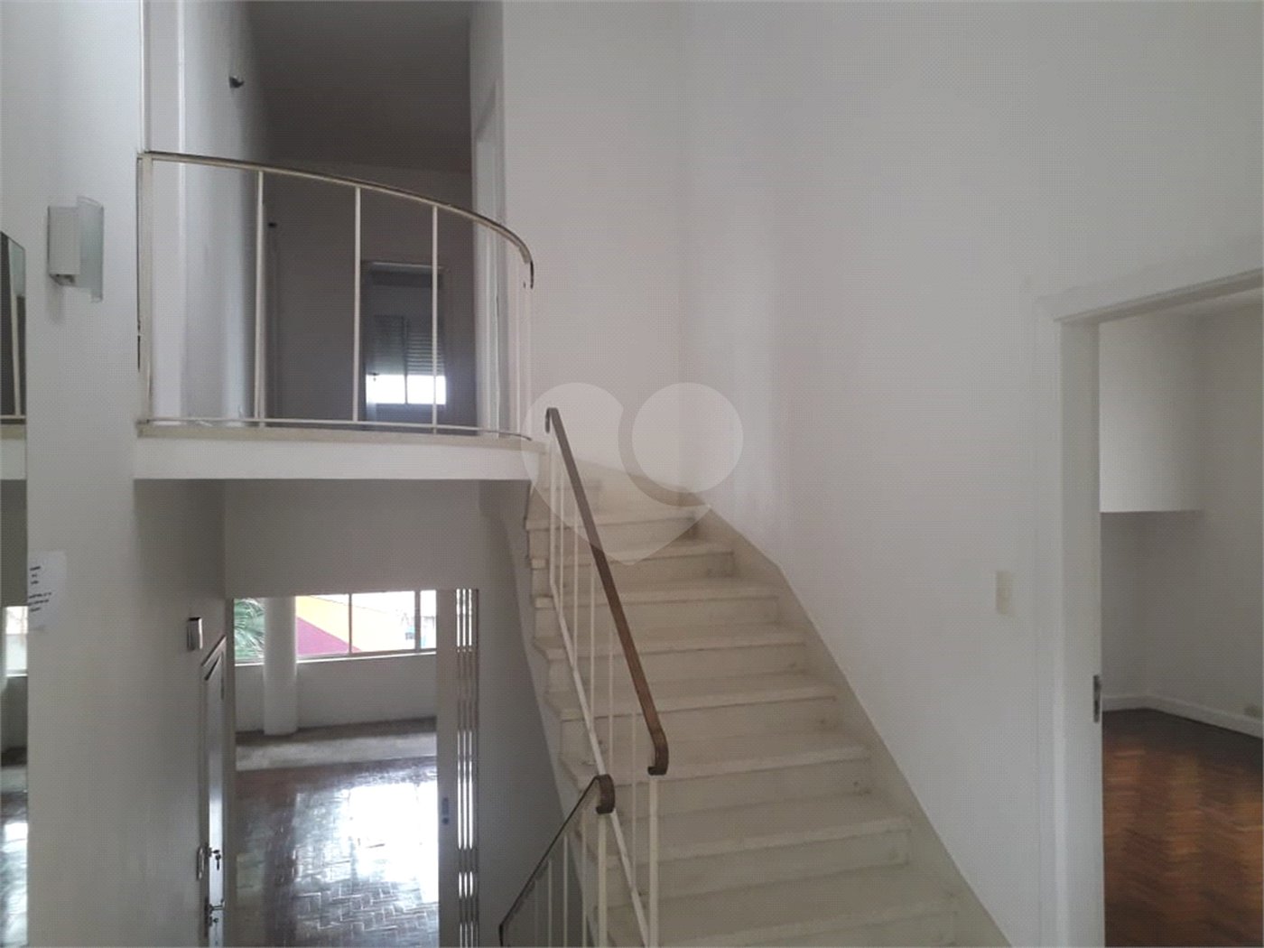 Casa à venda com 4 quartos, sendo 1 suíte, em Pacaembu, São Paulo, SP
