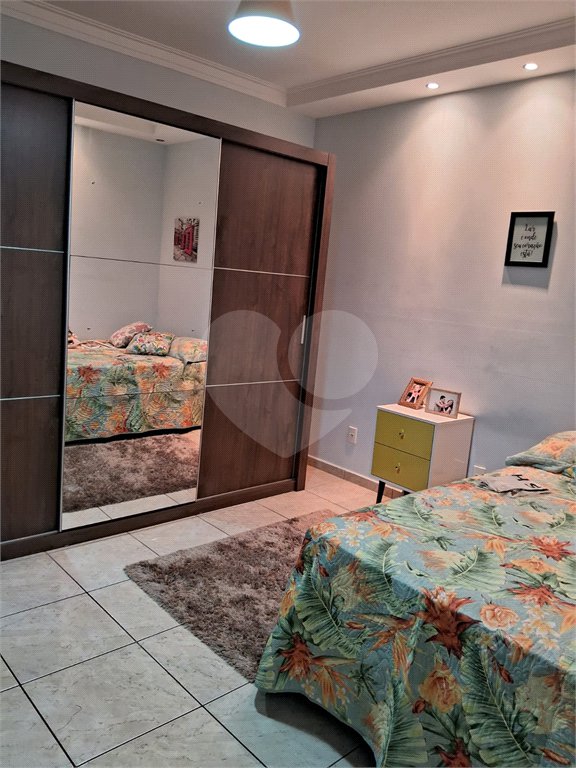 Sobrado à venda com 3 quartos, sendo 1 suíte, em Parque Gerassi, Santo André, SP