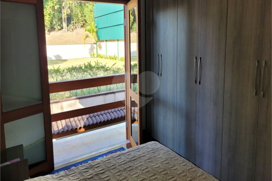 Casa à venda com 4 quartos, sendo 2 suítes, no condomínio Alpes da Cantareira, Mairiporã - SP