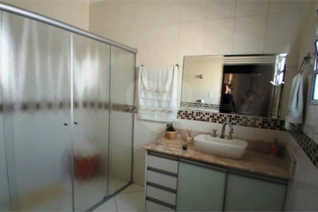 Sobrado à venda com 5 quartos, sendo 1 suíte, em Vila Maria Alta, São Paulo, SP