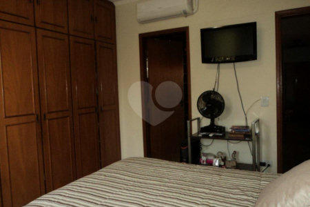 Casa à venda com 3 quartos, sendo 1 suíte, em Jardim Cláudia, São Paulo, SP