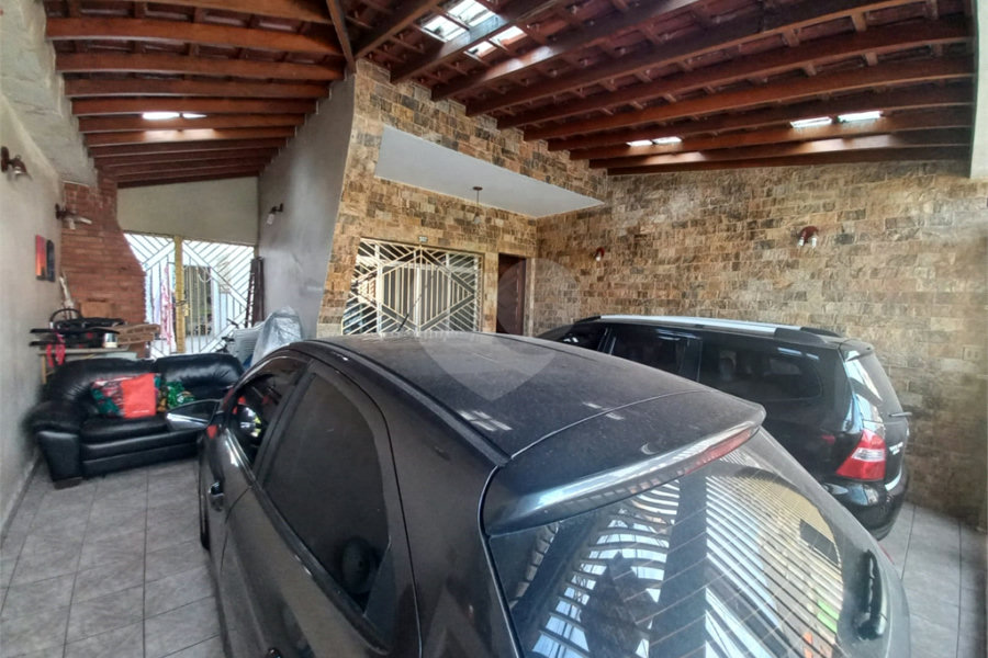 Sobrado à venda com 3 quartos em Vila Paiva, São Paulo, SP