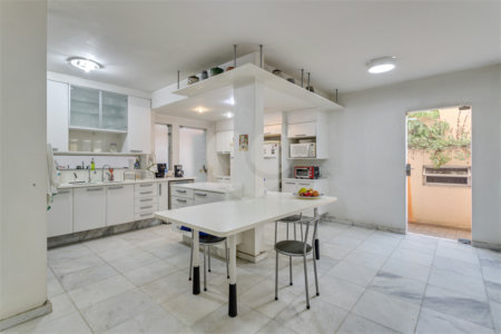 Casa à venda com 4 quartos, sendo 2 suítes, em Chácara Monte Alegre, São Paulo, SP