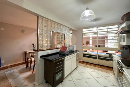 Casa à venda com 3 quartos, sendo 1 suíte,  no condomínio Barão do Triunfo, São Paulo - SP