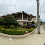 Casa à venda com 4 quartos, sendo 1 suíte, no Centro, Bom Jesus dos Perdões, SP