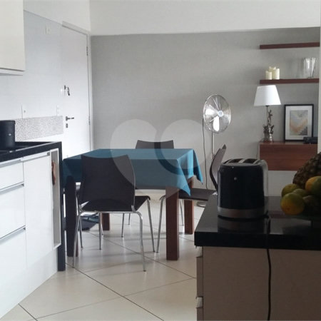 Apartamento à venda no bairro Barra Funda.