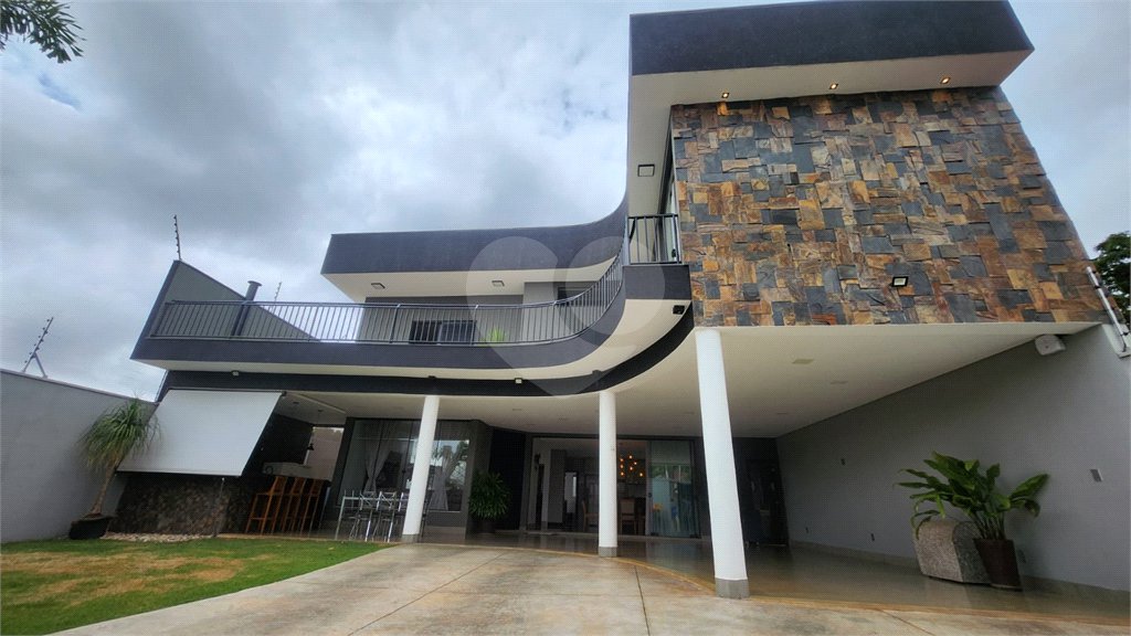 Sobrado à venda com 4 quartos, sendo 2 suítes, em Jardim Botânico, Araraquara, SP