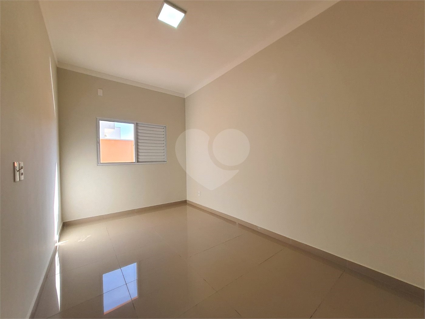 Casa à venda com 3 quartos, sendo 1 suíte,  no condomínio Residencial Reserva das Paineiras, Itapetininga - SP