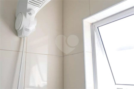 Casa à venda com 3 quartos, sendo 1 suíte,  no condomínio Rafaela I, São Paulo - SP