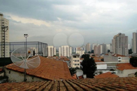 Sobrado à venda com 8 quartos, sendo 2 suítes,  em Santana, São Paulo, SP