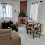 Casa à venda com 3 quartos, sendo 1 suíte, no condomínio Picollo Villaggio, Louveira - SP
