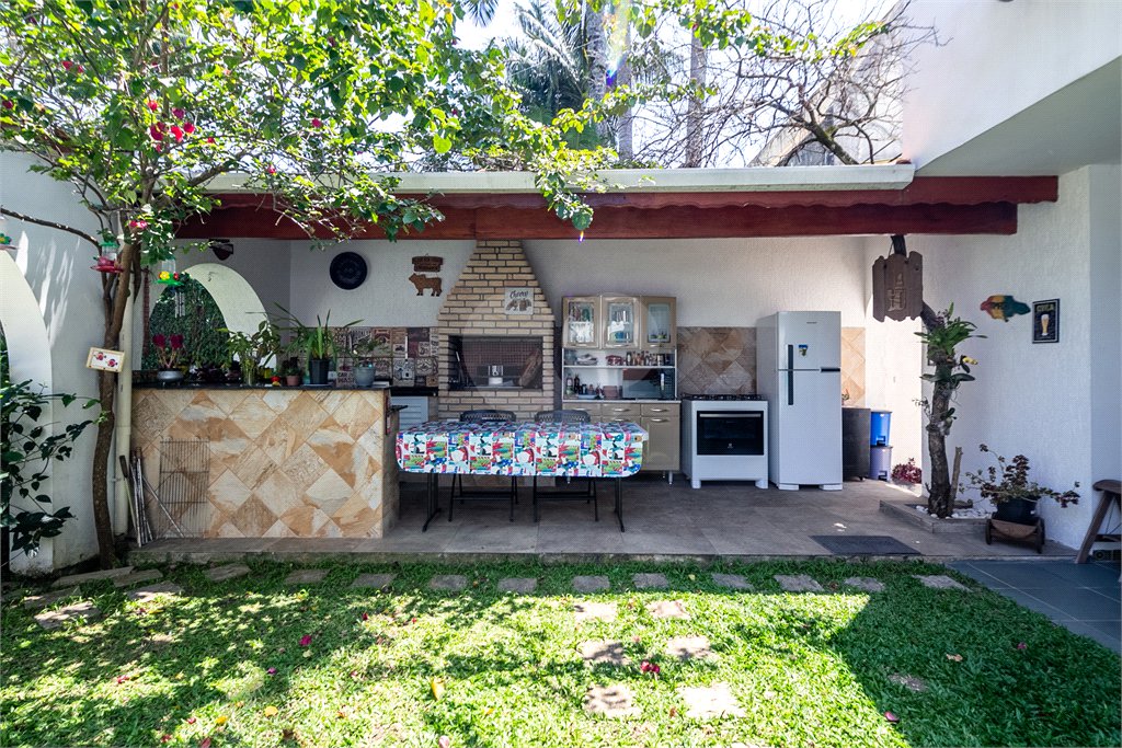 Casa à venda com 4 quartos, sendo 2 suítes,  em Interlagos, São Paulo, SP
