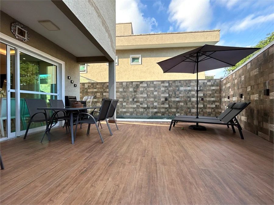 Casa à venda com 4 suítes no condomínio Residencial Jabuticabeiras, São Paulo - SP