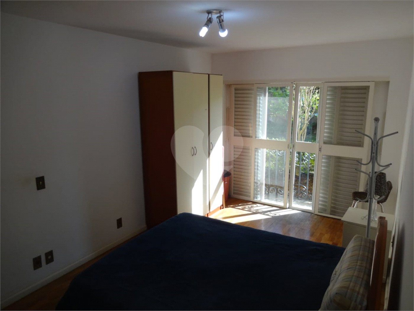 Casa à venda com 5 quartos, sendo 2 suítes,  em Vila Oliveira, Mogi das Cruzes, SP