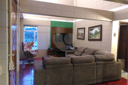 Casa Térrea à venda com 4 quartos, sendo 1 suíte, em Vila Guaca, São Paulo, SP