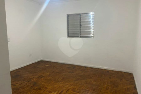 Sobrado à venda com 5 quartos, sendo 1 suíte, em Nova Piraju, São Paulo, SP