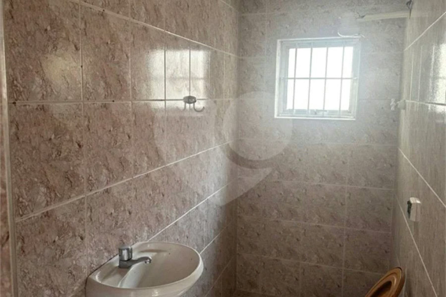 Sobrado à venda com 2 quartos em Vila Zat, São Paulo, SP