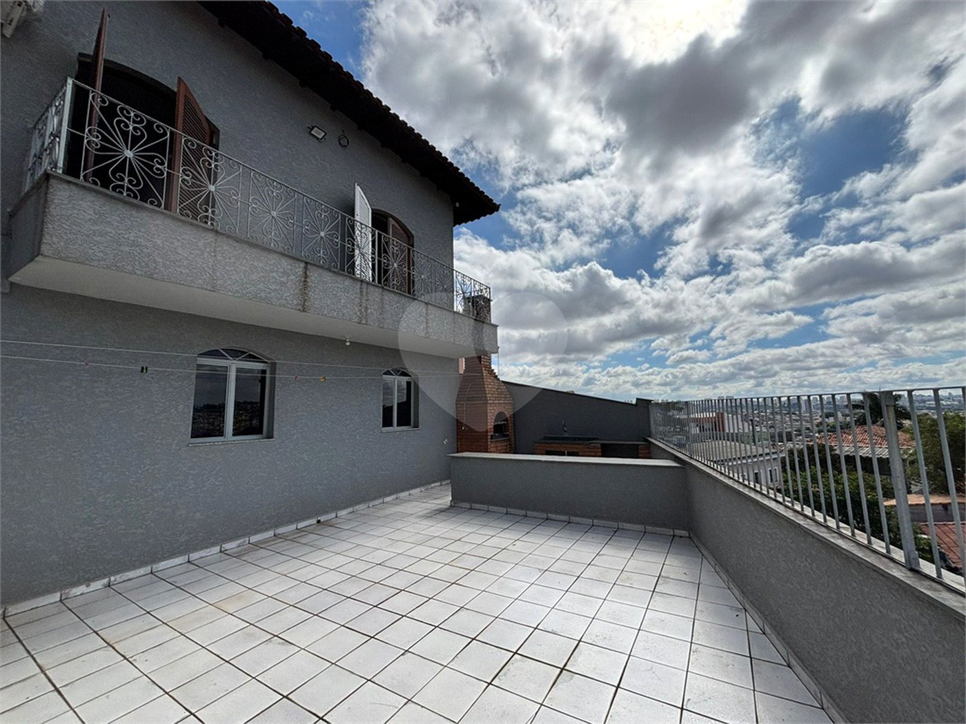 Casa à venda com 3 quartos, sendo 1 suíte,  em Vila Nivi, São Paulo, SP